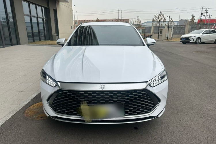 比亚迪 秦PLUS 2024款 荣耀版 DM-i 55KM领先型车身外观6002