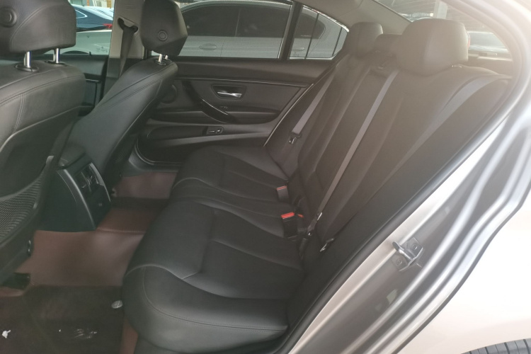 宝马3系 2018款 320Li 时尚型中控内饰21