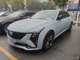 凯迪拉克CT5 2025款 28T 赛道性能版+巅峰赛道选装包