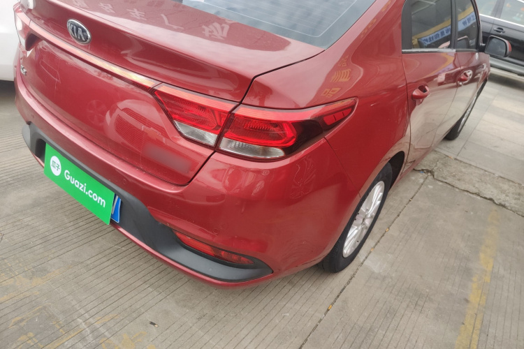 起亚K2 2017款 三厢 1.4L MT GLS车身外观6006