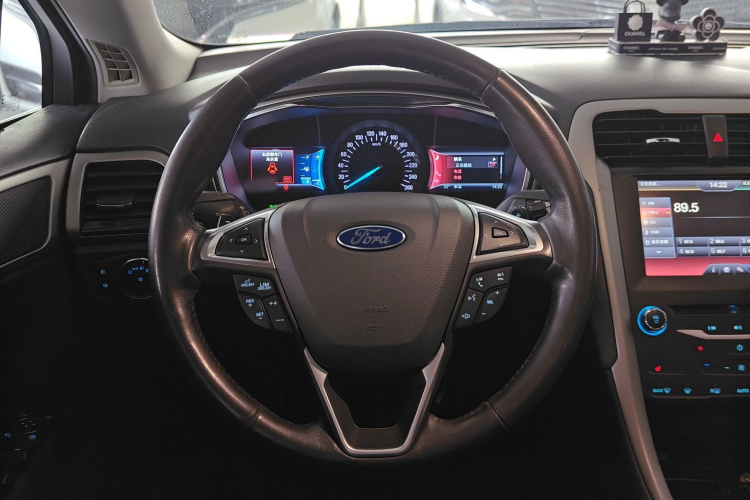 福特 蒙迪欧 2013款 2.0L GTDi200豪华型局部细节13