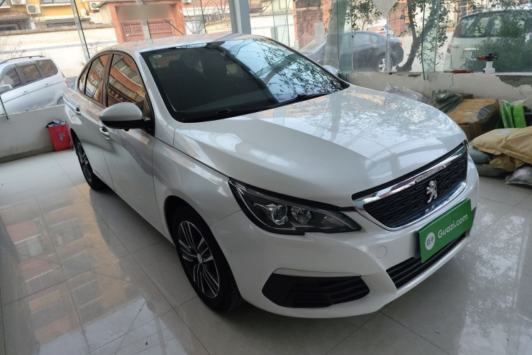 标致308 2018款 1.6L 自动时尚版车身外观3