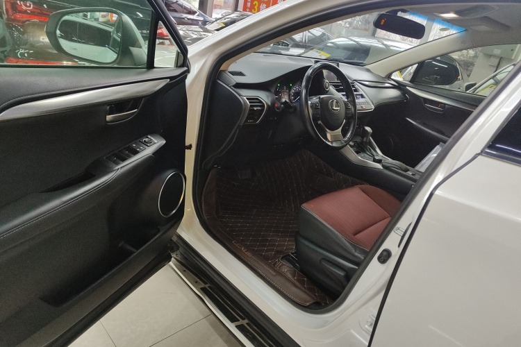 雷克萨斯NX 2015款 200 前驱 锋行版中控内饰20