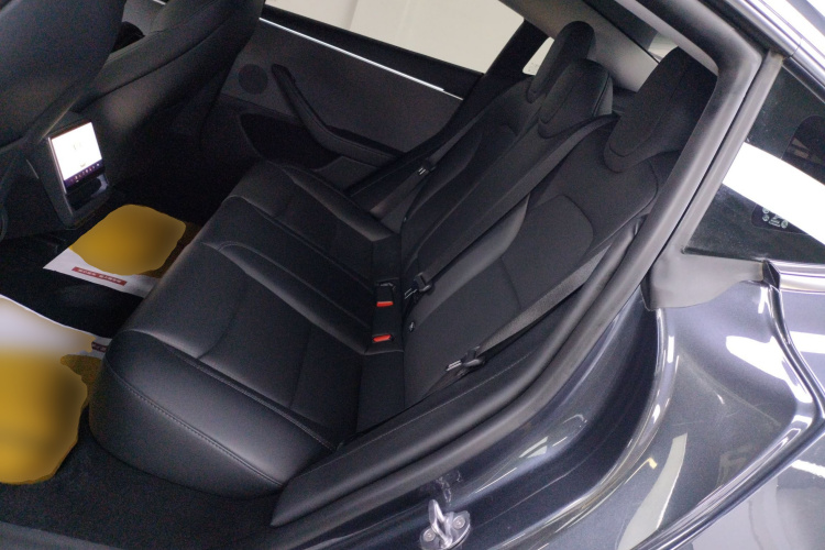 特斯拉 Model 3 2023款 后轮驱动版中控内饰21