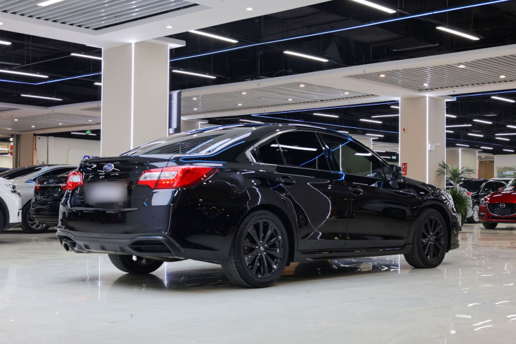 斯巴鲁 力狮 2020款 改款 2.5i 荣耀限量版 EyeSight车身外观6011