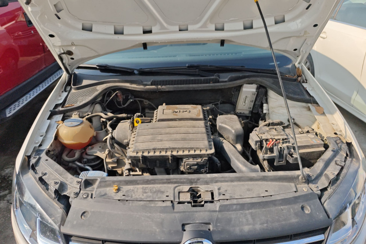 大众 Polo 2018款 1.5L 自动安享型机舱底盘24