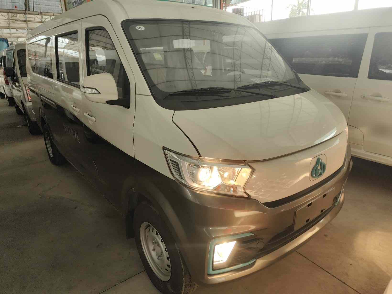 长安跨越 跨越星V7 EV 2024款 316km 对开门豪华型 7座(5)