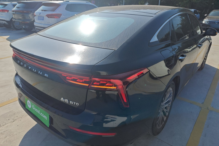 奔腾B70 2021款 1.5T 自动乐享型车身外观7