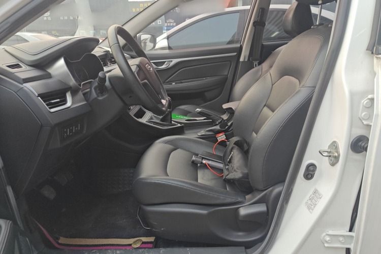 吉利汽车 远景 2020款 1.5L 手动亚运版中控内饰19