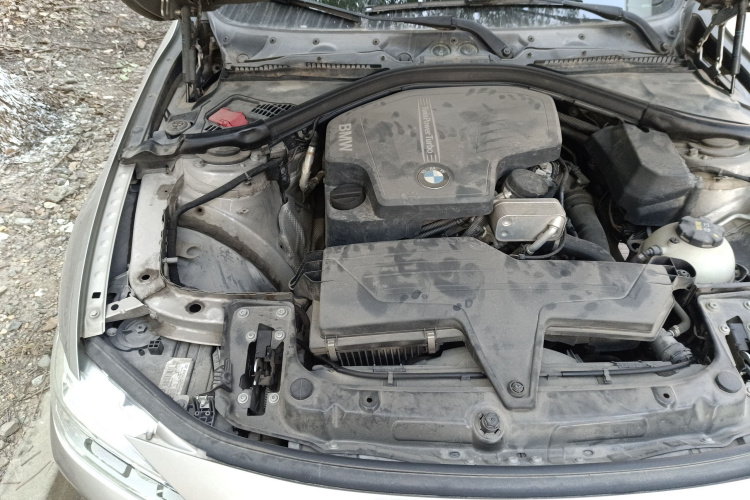 宝马3系 2016款 320Li 时尚型局部细节9006