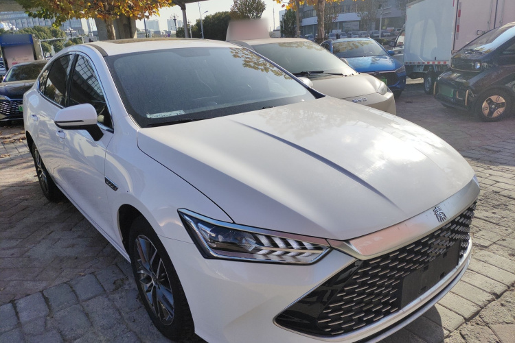 比亚迪 秦PLUS 2023款 冠军版 DM-i 120KM领先型车身外观3