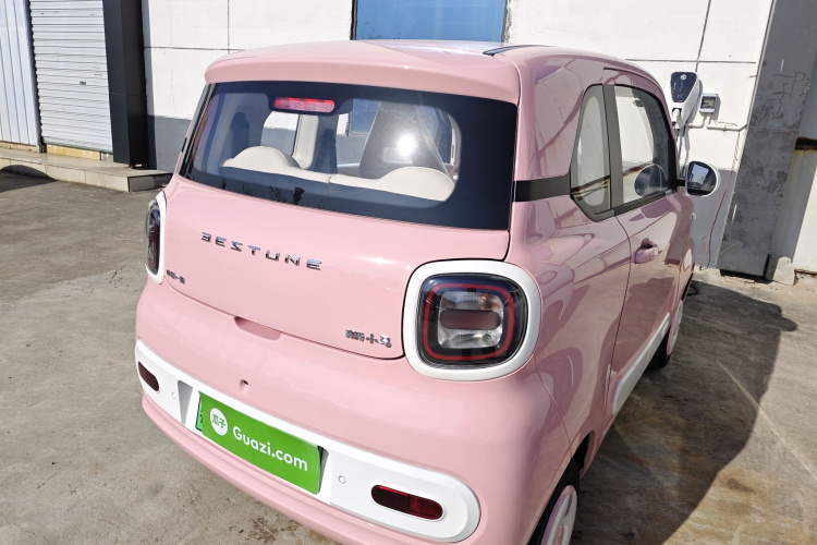 奔腾小马 2026款 222km 炫彩马车身外观6005