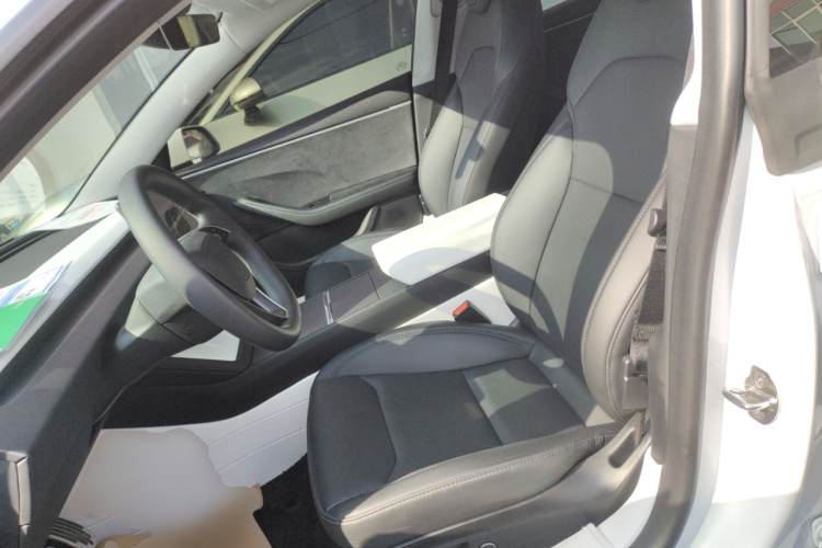 特斯拉 Model 3 2023款 长续航全轮驱动版局部细节19