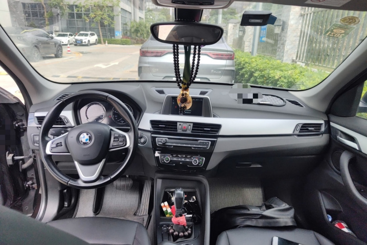 宝马X1 2019款 sDrive18Li 时尚型中控内饰12