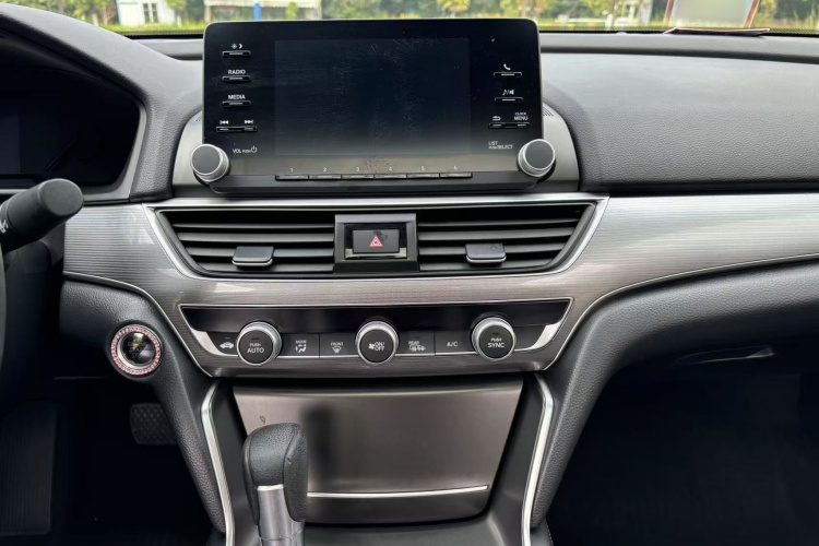 本田 雅阁 2018款 260TURBO 豪华版 国V中控内饰7008