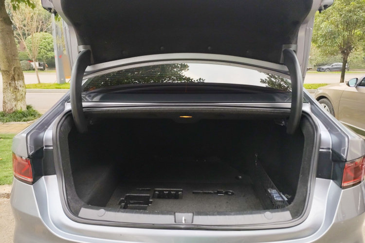 比亚迪 秦PLUS 2021款 DM-i 55KM 旗舰型机舱底盘23