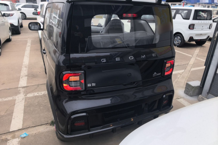 吉利银河 2025款 210km 熊猫卡丁车身外观6