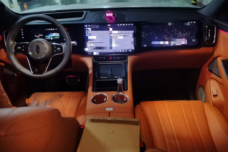 鸿蒙智行 问界M8 2025款 增程 Max版 37kWh 5座版中控内饰12