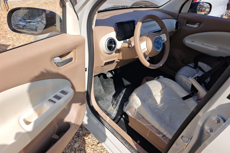 五菱汽车 宏光MINIEV 2025款 四门版 进阶款中控内饰7003