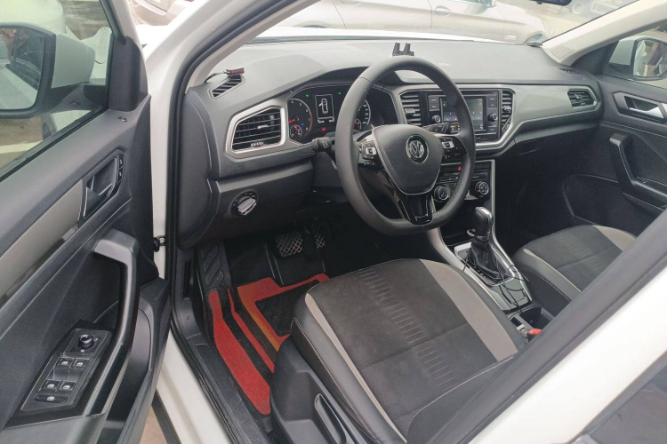 大众 T-ROC探歌 2018款 280TSI DSG两驱进取型 国V中控内饰7002