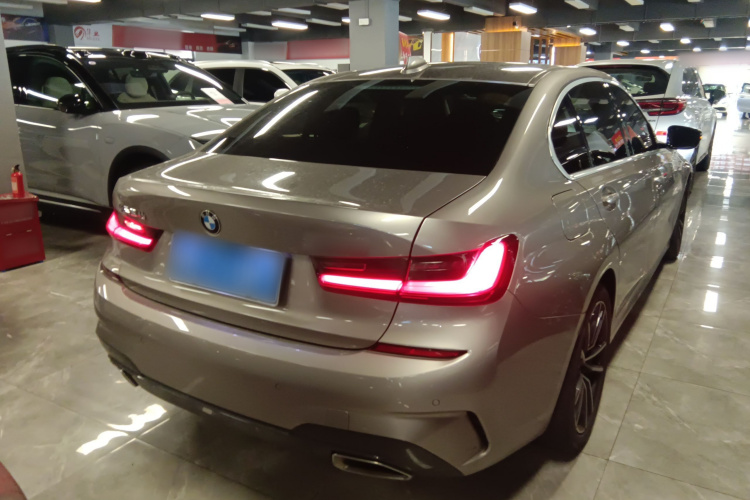 宝马3系 2022款 325Li M运动套装车身外观7