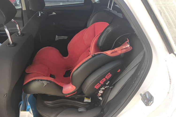 福特 福克斯 2012款 两厢 1.6L 手动舒适型中控内饰21