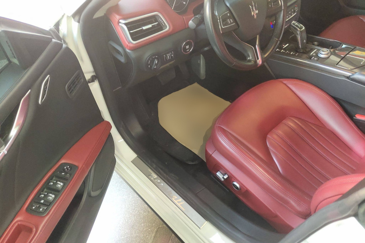 玛莎拉蒂 Ghibli 2021款 2.0T 锋芒版中控内饰7003