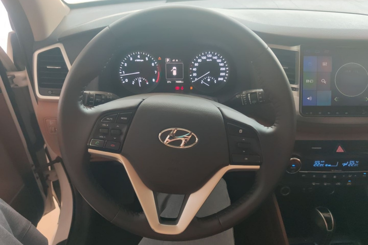 现代 途胜 2015款 1.6T 双离合两驱智能型局部细节13