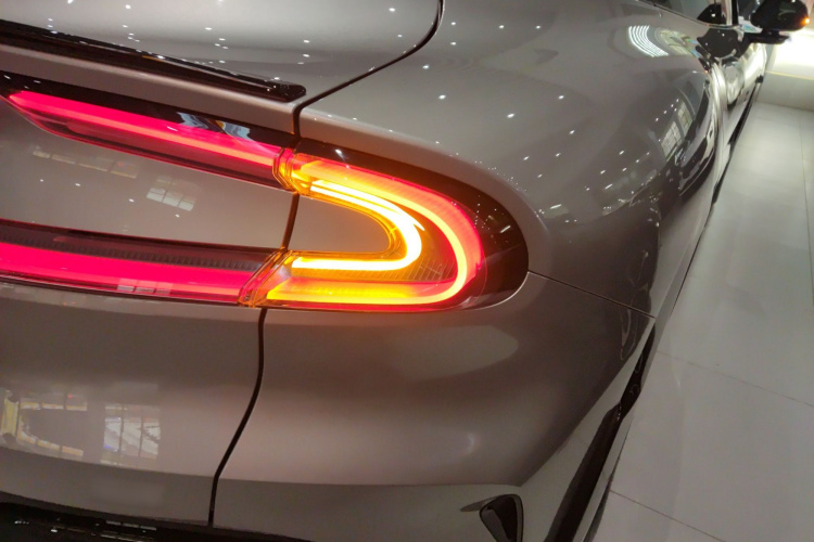 小米汽车 小米YU7 2025款 超长续航后驱版车身外观9