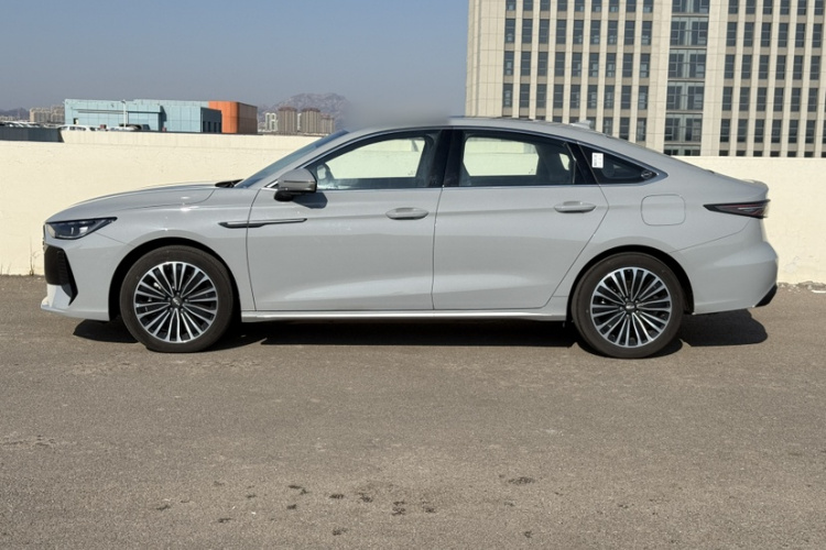 奇瑞 风云A8L 2025款 1.5TGDI 145km 豪华型车身外观6007