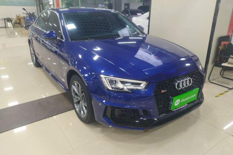 奥迪A4L 2018款 30周年年型 40 TFSI 进取型车身外观3