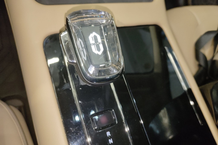 鸿蒙智行 问界M7 2024款 1.5T 智驾四驱Max版 6座局部细节18