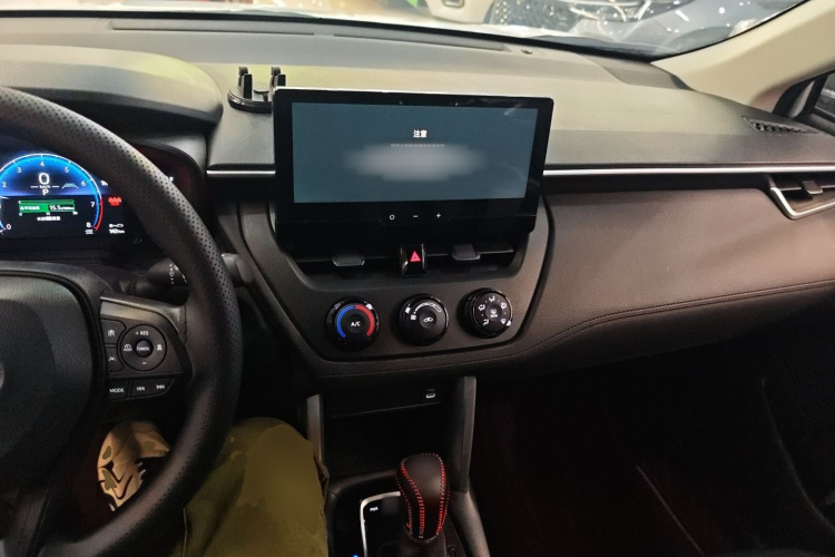 丰田 卡罗拉锐放 2023款 2.0L 先锋版中控内饰12