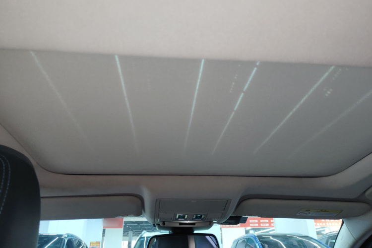 捷豹XE 2018款 2.0T 200PS 两驱R-Sport运动版局部细节22