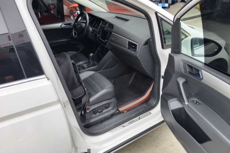 大众 2021款 途安L 280TSI DSG拓界版 7座局部细节9005