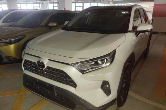 丰田 RAV4荣放 2021款 2.0L CVT四驱尊贵版