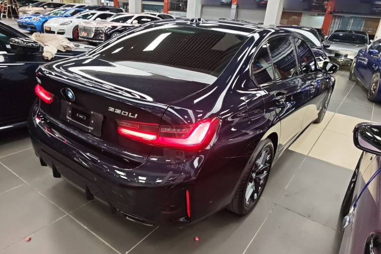 宝马3系 2025款 330Li M运动曜夜套装车身外观7