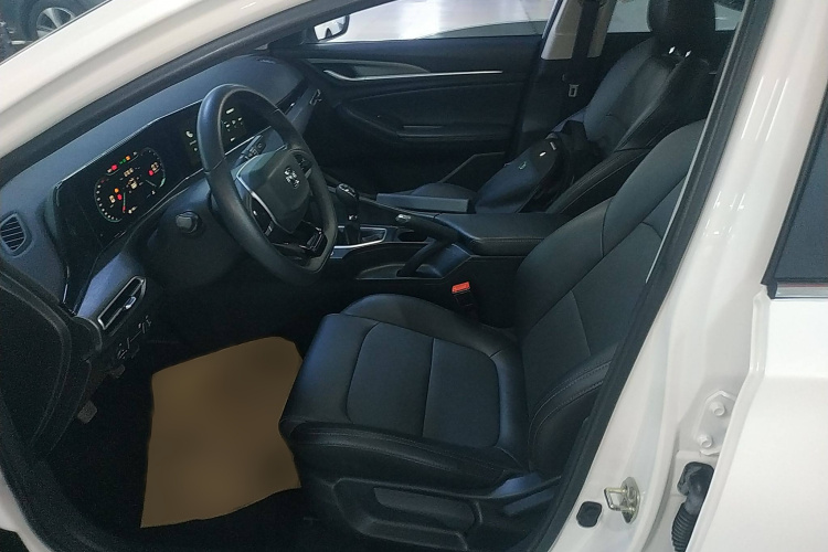 长安 逸动 2022款 PLUS 1.6L GDI 手动豪华型局部细节19