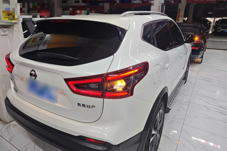 日产 逍客 2021款 2.0L CVT豪华版车身外观7