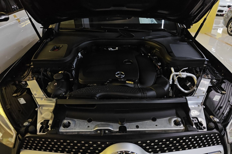 奔驰GLC 2022款 改款二 GLC 260 L 4MATIC 豪华型机舱底盘24