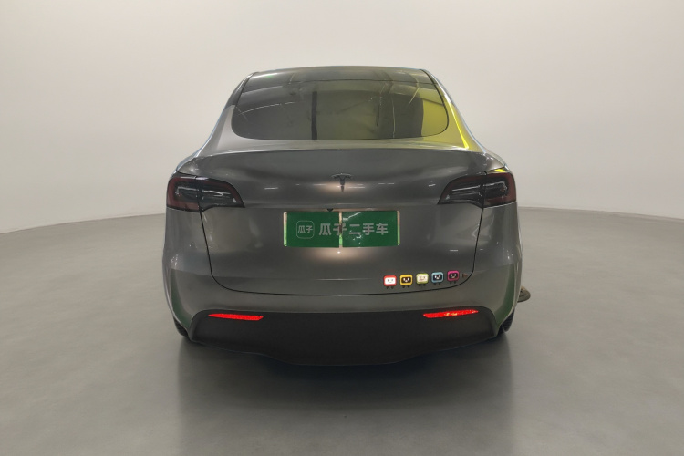 特斯拉 Model Y 2022款 后轮驱动版车身外观6