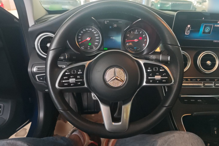 奔驰C级 2019款 C 260 L 运动版局部细节13