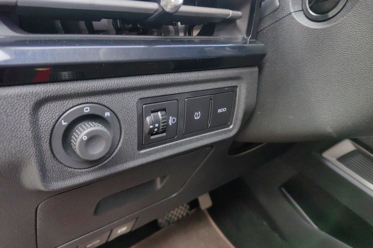 五菱汽车 五菱星驰 2023款 1.5L CVT畅爽型中控内饰7002