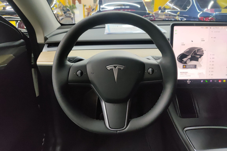 特斯拉 Model Y 2022款 后轮驱动版中控内饰13