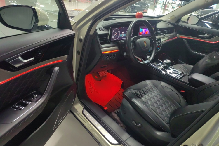 红旗HS5 2019款 2.0T 智联旗享四驱版中控内饰20