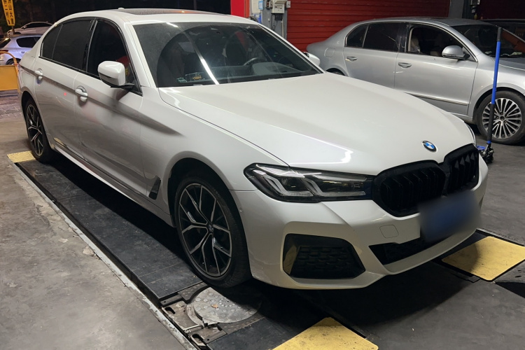 宝马5系 2023款 530Li 尊享型 M运动套装车身外观6002