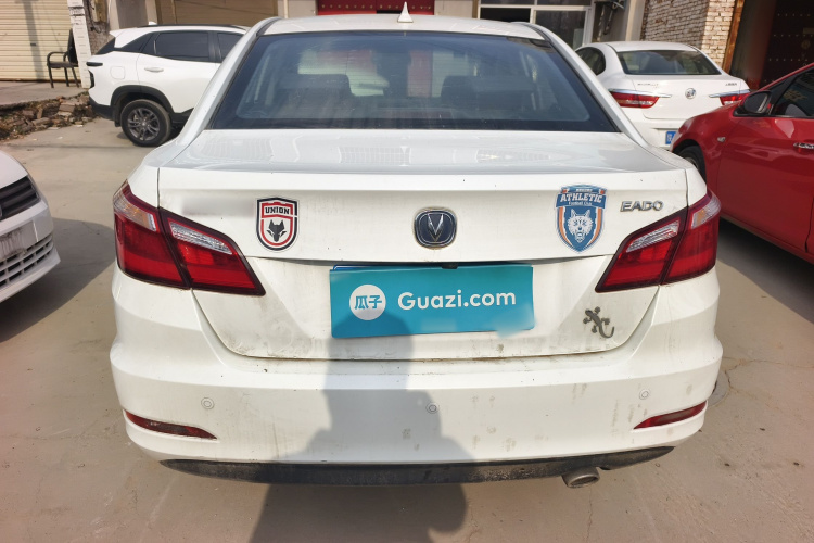 长安 逸动 2016款 1.6L 手动风尚型车身外观6