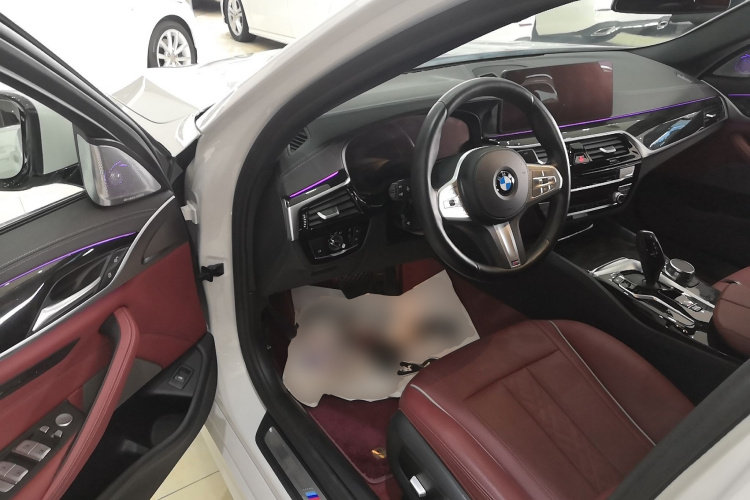 宝马5系 2022款 改款二 525Li M运动套装中控内饰20