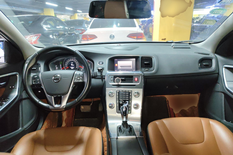 沃尔沃S60 2019款 S60L 改款 T5 智进进阶版中控内饰12