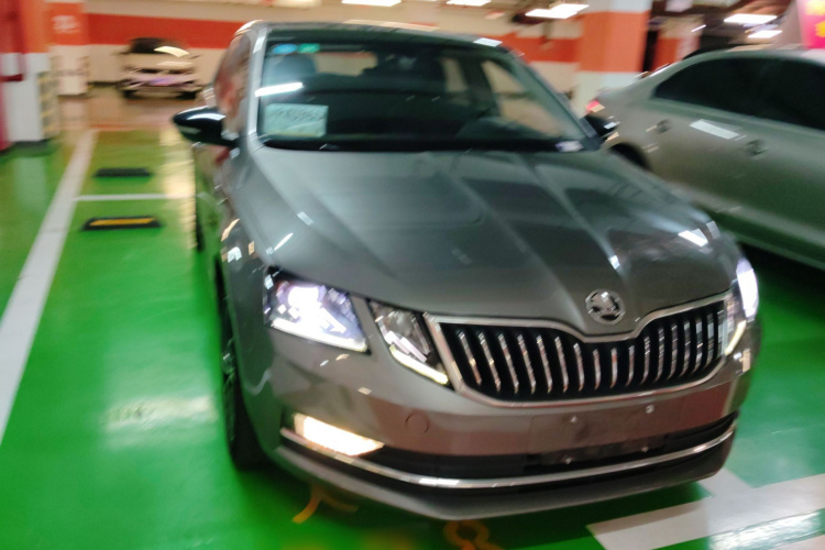 斯柯达 明锐 2019款 TSI280 DSG豪华版车身外观3